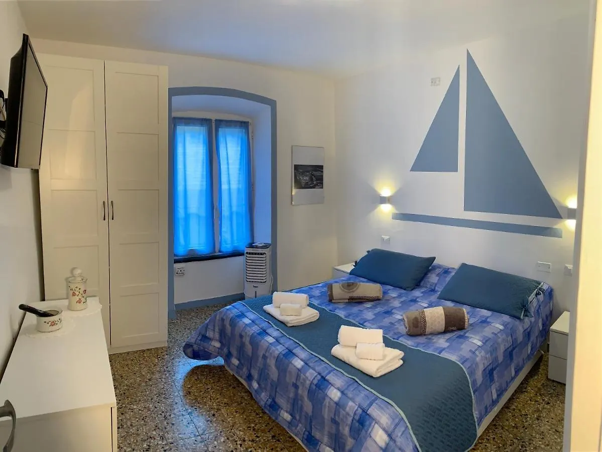 Vela Azzurra contacts
